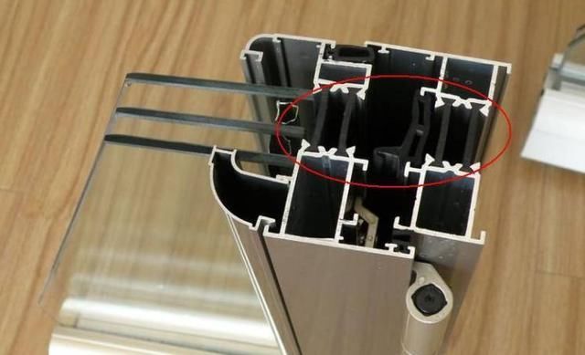 如何區分斷橋鋁門窗的隔熱條是尼龍還是PVC？